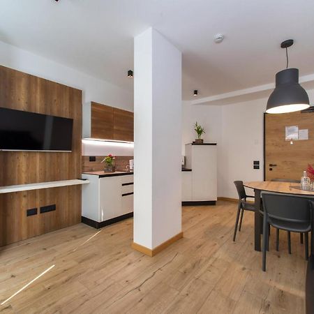 Yugogo Pellico 8 Trento Centro Aparthotel Bagian luar foto