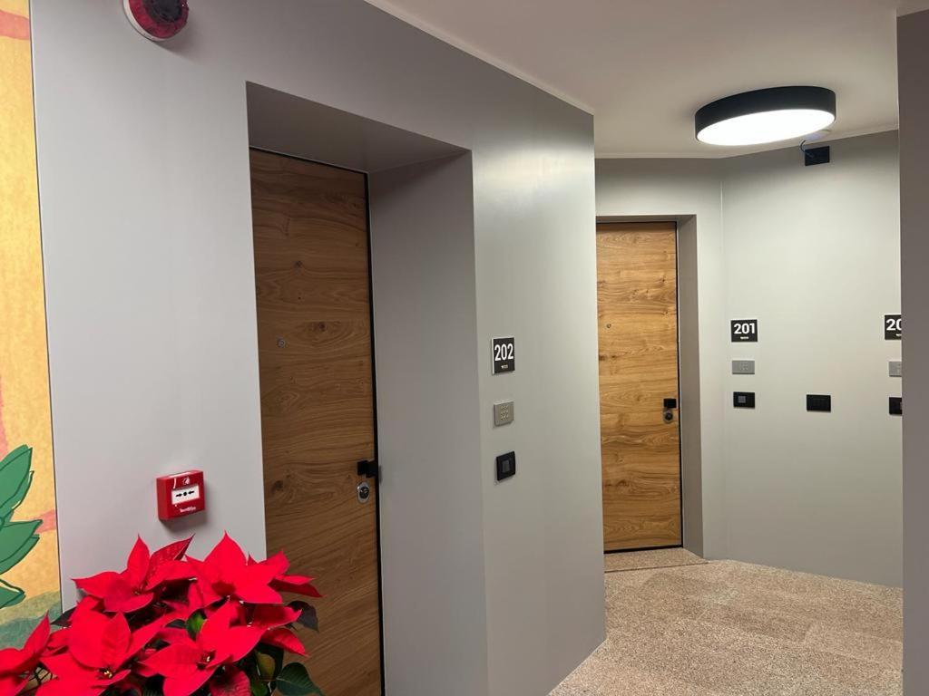 Yugogo Pellico 8 Trento Centro Aparthotel Bagian luar foto